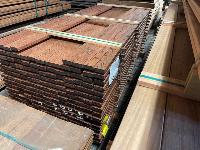 Walaba latten geschaafd 2450x70x27mm (102x) - afbeelding 2 van  3