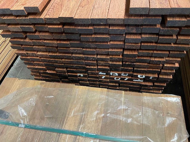Walaba latten geschaafd 2450x70x27mm (102x) - afbeelding 3 van  3