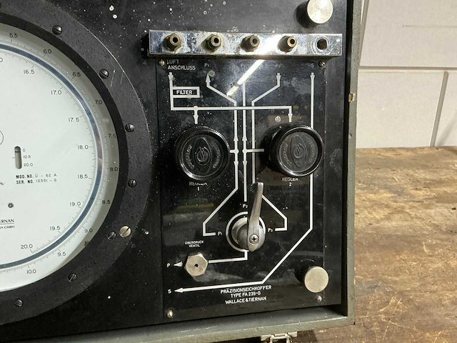 Wallace & tiernan fa-235 precisie drukmeter kalibratiekoffer - afbeelding 3 van  5
