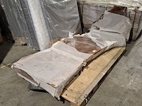 Walnut wood l shape table in epoxy, wood, 2026 - afbeelding 3 van  4