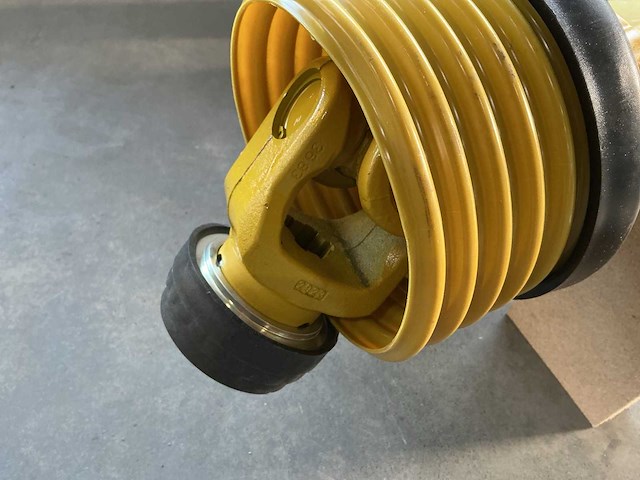 Walterscheid w2500 st25z 1010 aftakas - afbeelding 1 van  3