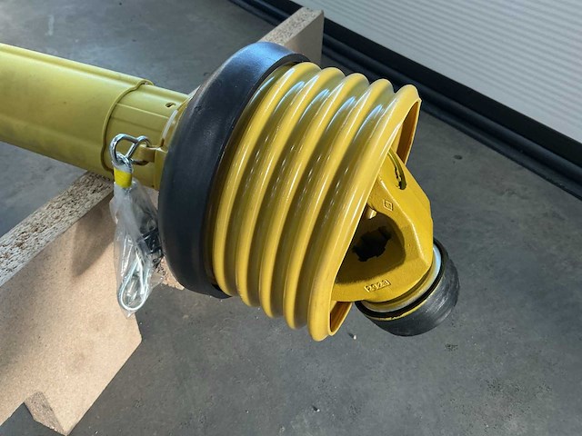 Walterscheid w2500 st25z 1210 aftakas - afbeelding 4 van  4