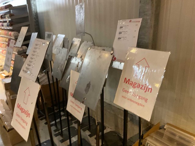 Wand reclame, prijsaanwijzingen - afbeelding 2 van  12