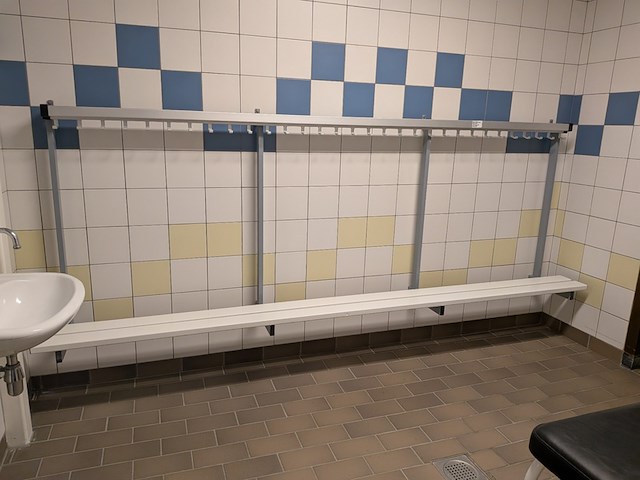 Wandbank met kledingrek - afbeelding 2 van  5