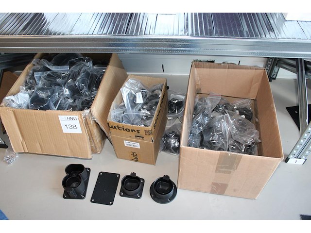 Wandbeugels t.b.v. laadkabel type 1 en 2 in en om 3 dozen. - afbeelding 2 van  2