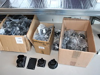 Wandbeugels t.b.v. laadkabel type 1 en 2 in en om 3 dozen. - afbeelding 2 van  2