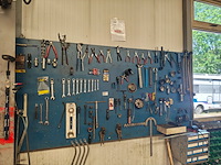 Wandbord met diverse auto gereedschap - afbeelding 1 van  11