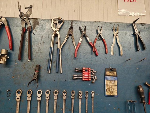 Wandbord met diverse auto gereedschap - afbeelding 5 van  11