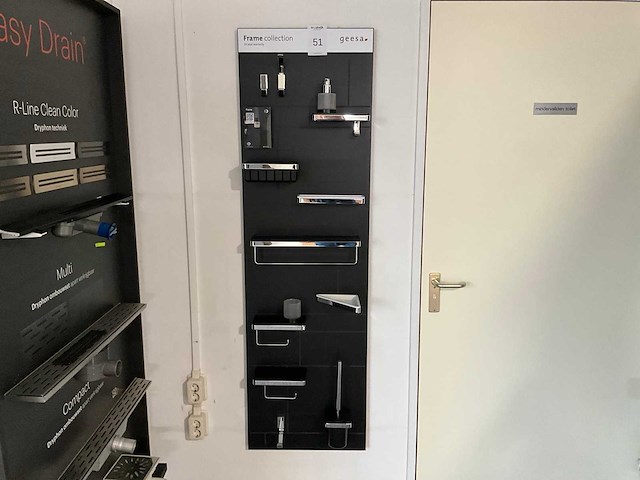 Wandbord met geesa frame accessoires - afbeelding 1 van  4