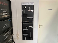 Wandbord met geesa frame accessoires - afbeelding 1 van  4