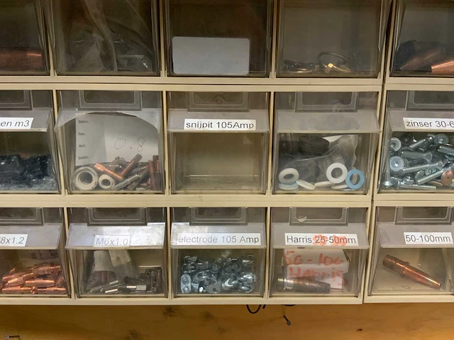 Wandbord met voorraadbakjes - afbeelding 11 van  12