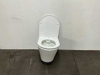 Wandcloset met toiletzitting - afbeelding 2 van  5