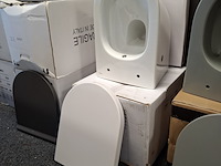 Wandcloset + wc-douche, korver, vesta, wit - afbeelding 1 van  4