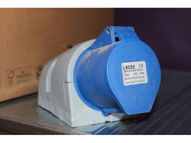 Wandcontactdoos cee32 blauw. 4 stuks. - afbeelding 1 van  2