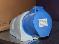 Wandcontactdoos cee32 blauw. 4 stuks.