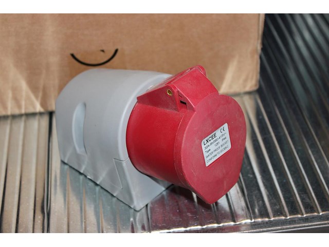 Wandcontactdoos cee32 rood. 12 stuks. - afbeelding 1 van  2