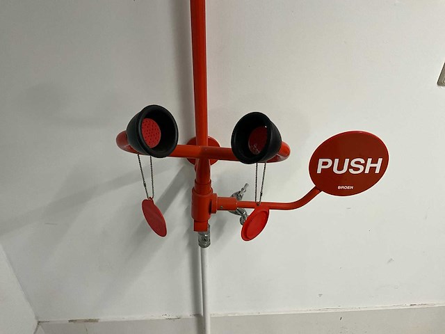 Wandgemonteerde nooddouche - afbeelding 3 van  4