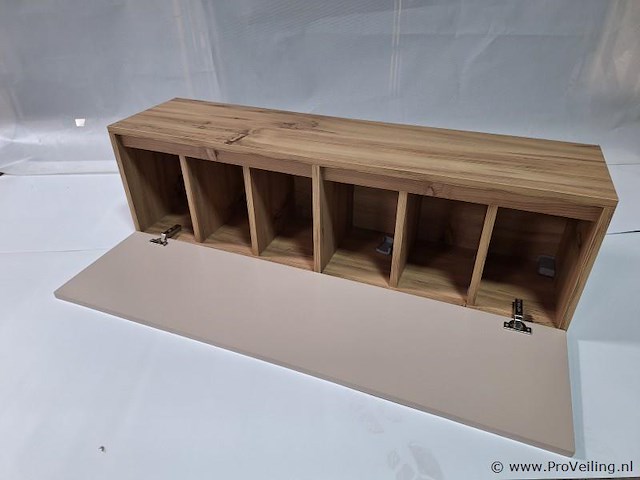 Wandgemonteerde schoenenkast - afbeelding 2 van  4