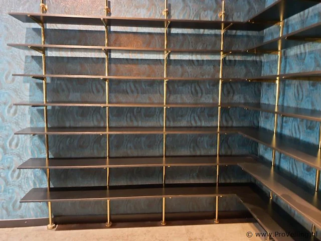 Wandgemonteerde stelling - afbeelding 1 van  2