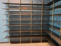 Wandgemonteerde stelling