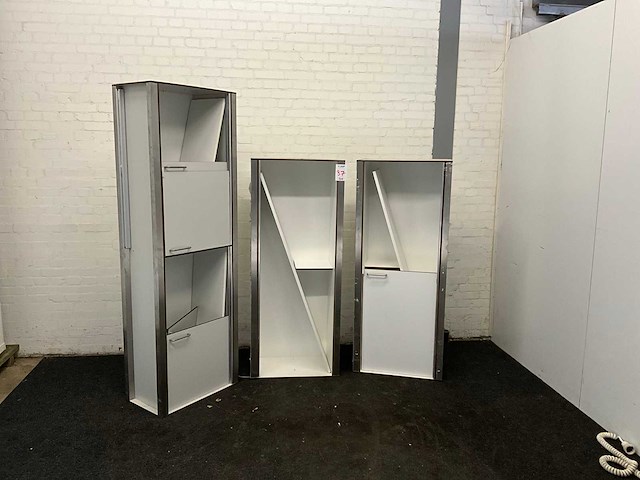 Wandkast (3x) - afbeelding 1 van  8