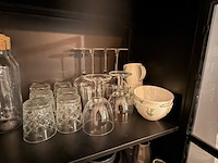 Wandkast met glaswerk en serviesgoed, staal - afbeelding 7 van  11