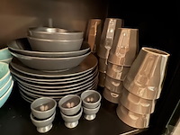 Wandkast met glaswerk en serviesgoed, staal - afbeelding 8 van  11