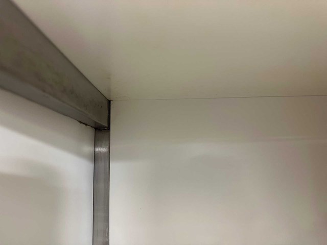 Wandkast met trespa schuifdeuren (2x) - afbeelding 4 van  5