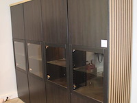 Wandkast met twaalf deuren. afmeting 234 x 44 x 198 cm. - afbeelding 2 van  3