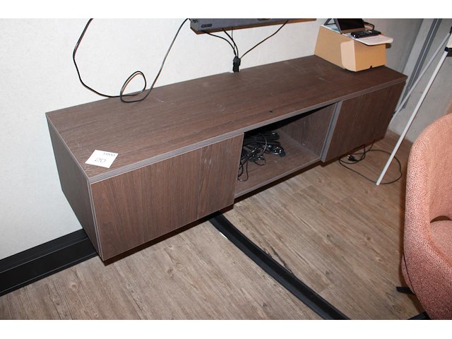 Wandkast met twee deuren. afmeting 160 x 40 x 34 cm. - afbeelding 1 van  2