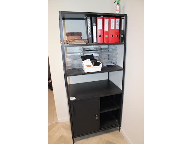 Wandkast met twee schuifdeuren en drie schappen. afmeting 80 x 55 x 180 cm. - afbeelding 2 van  2