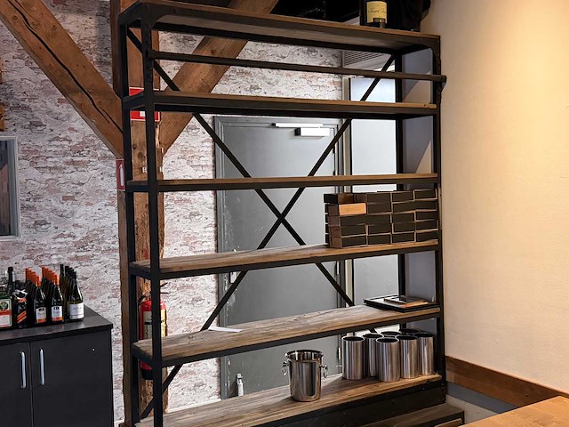 Wandkast - afbeelding 1 van  2