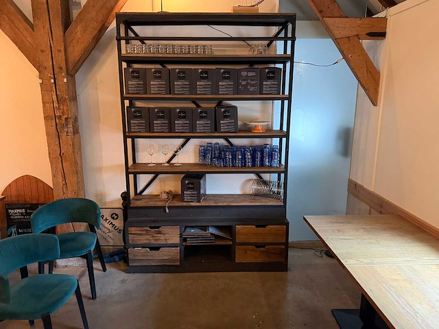 Wandkast - afbeelding 1 van  2