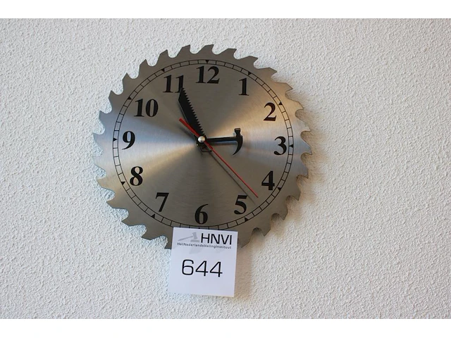 Wandklok cirkelzaag. doorsnede 25 cm - afbeelding 1 van  1