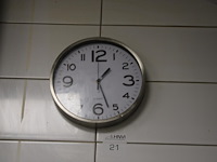 Wandklok doorsnede 30 cm.