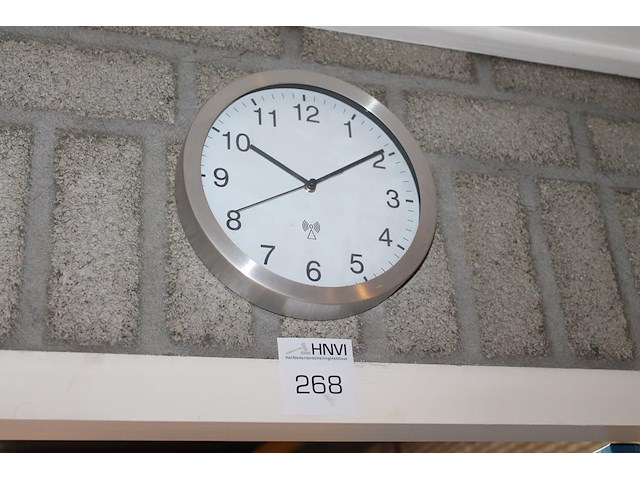 Wandklok met doorsnede 25 cm. - afbeelding 1 van  1