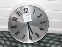 Wandklok met doorsnede 38 cm. - afbeelding 1 van  1