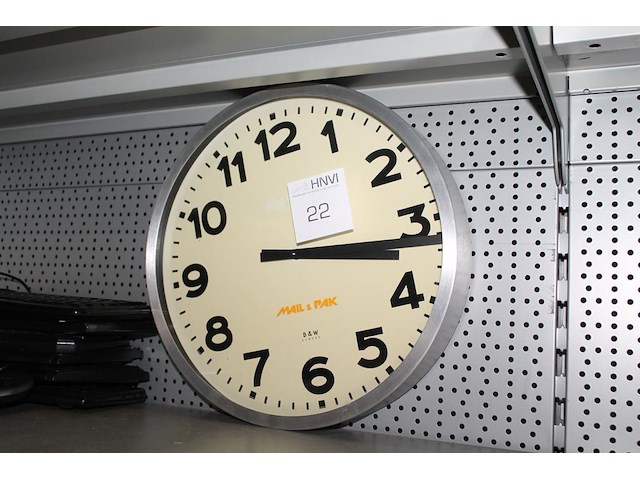 Wandklok met doorsnede 39 cm. - afbeelding 1 van  1