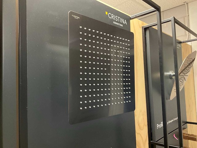 Wandpaneel met cristina kranen en regendouches (4x) - afbeelding 2 van  17