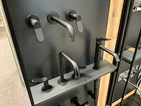 Wandpaneel met cristina kranen en regendouches (4x) - afbeelding 13 van  17