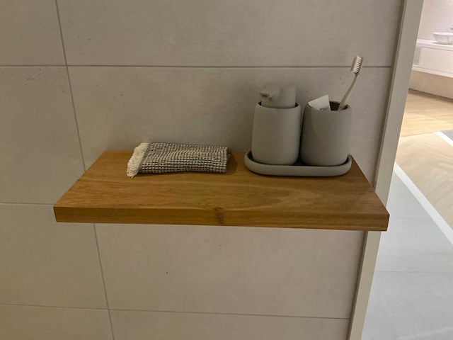 Wandplank met accessoires - afbeelding 2 van  7
