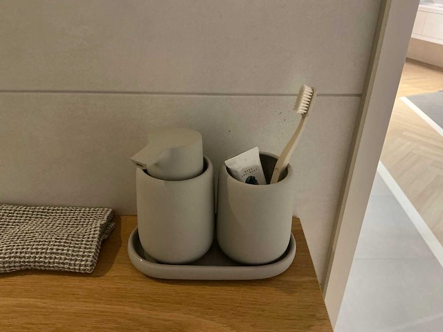Wandplank met accessoires - afbeelding 5 van  7