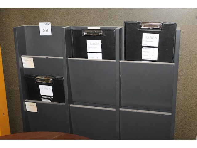Wandrek voor werkmappen met 12 posities. afmeting 86 x 12 x 126 cm - afbeelding 1 van  2