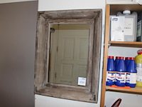 Wandspiegel in lijst. - afbeelding 1 van  2