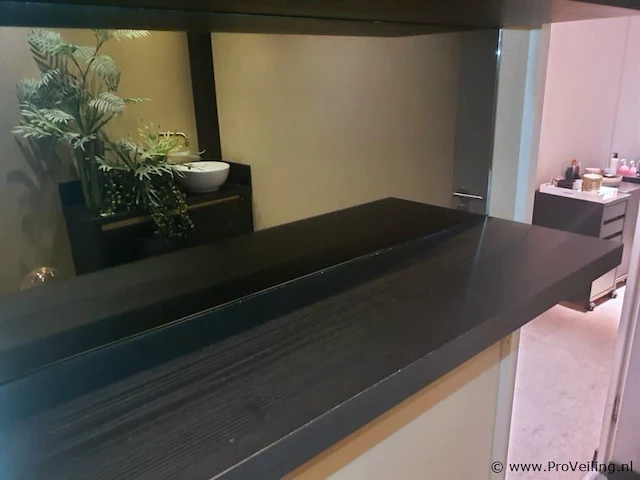 Wandspiegel met 2 planken - afbeelding 2 van  3