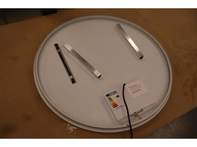Wandspiegel met led-verlichting wiesbaden / xellanz, giro - afbeelding 12 van  13