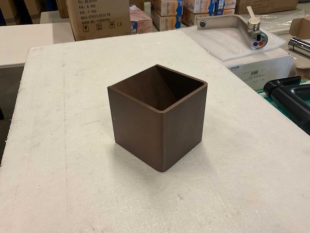 Wandspot - afbeelding 1 van  3