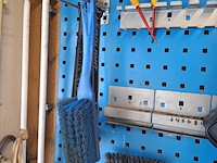 Wandstelling met diverse handgereedschap - afbeelding 2 van  7