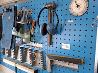 Wandstelling met diverse handgereedschap - afbeelding 4 van  7