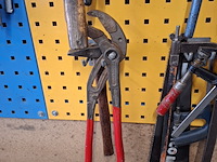 Wandstelling met diverse handgereedschap - afbeelding 3 van  7